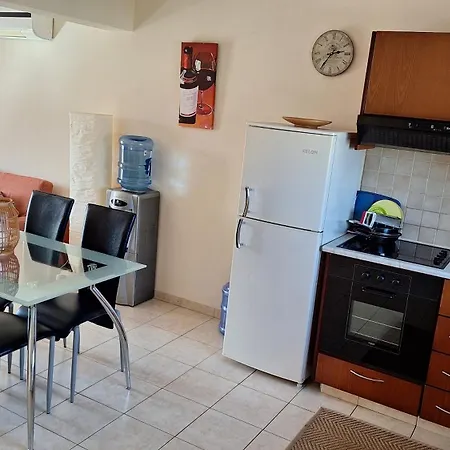 Nissi Golden Lome Appartement *